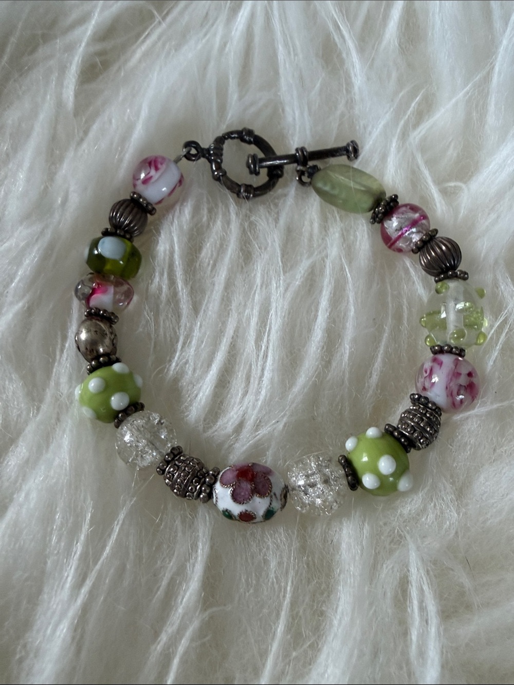 2 Bracelets
